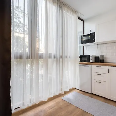 Blush Piata Amzei Бухарест